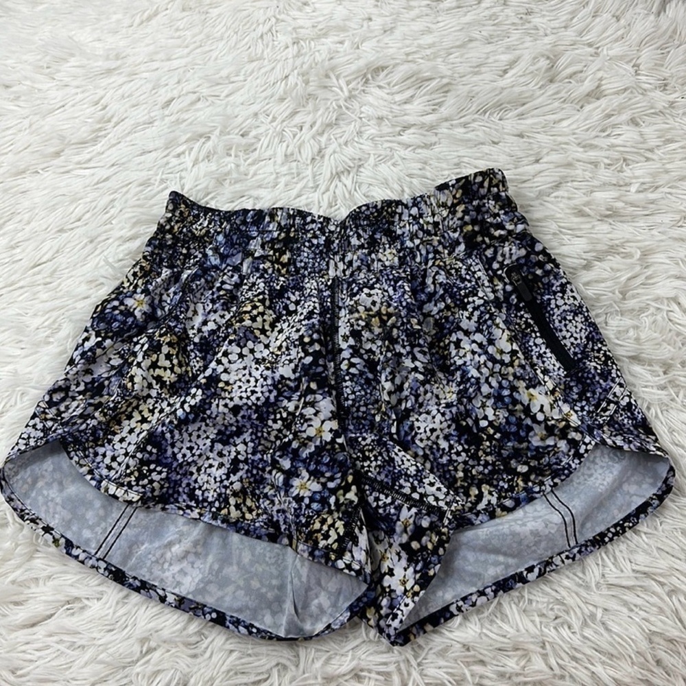 Lululemon Tracker Short V *4" Floral Metropolis Multi